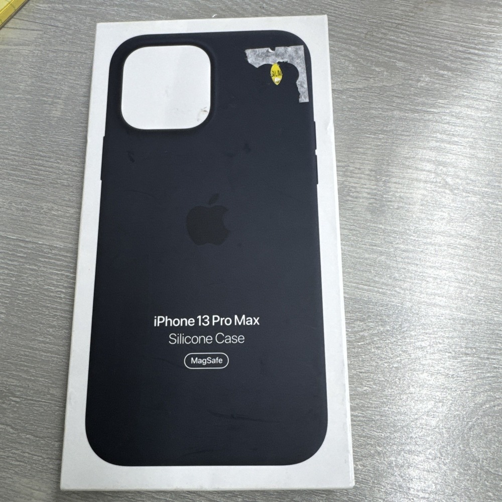 Apple - iPhone 13 Pro Max Silicone Case with MagSafe - Midnight  NEW!!